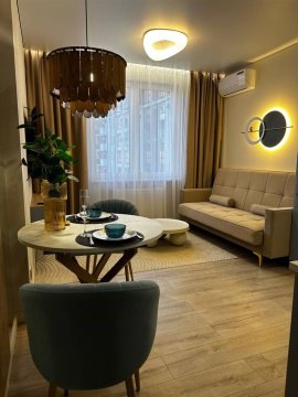 2-к квартира, 18/24 эт., 42м²